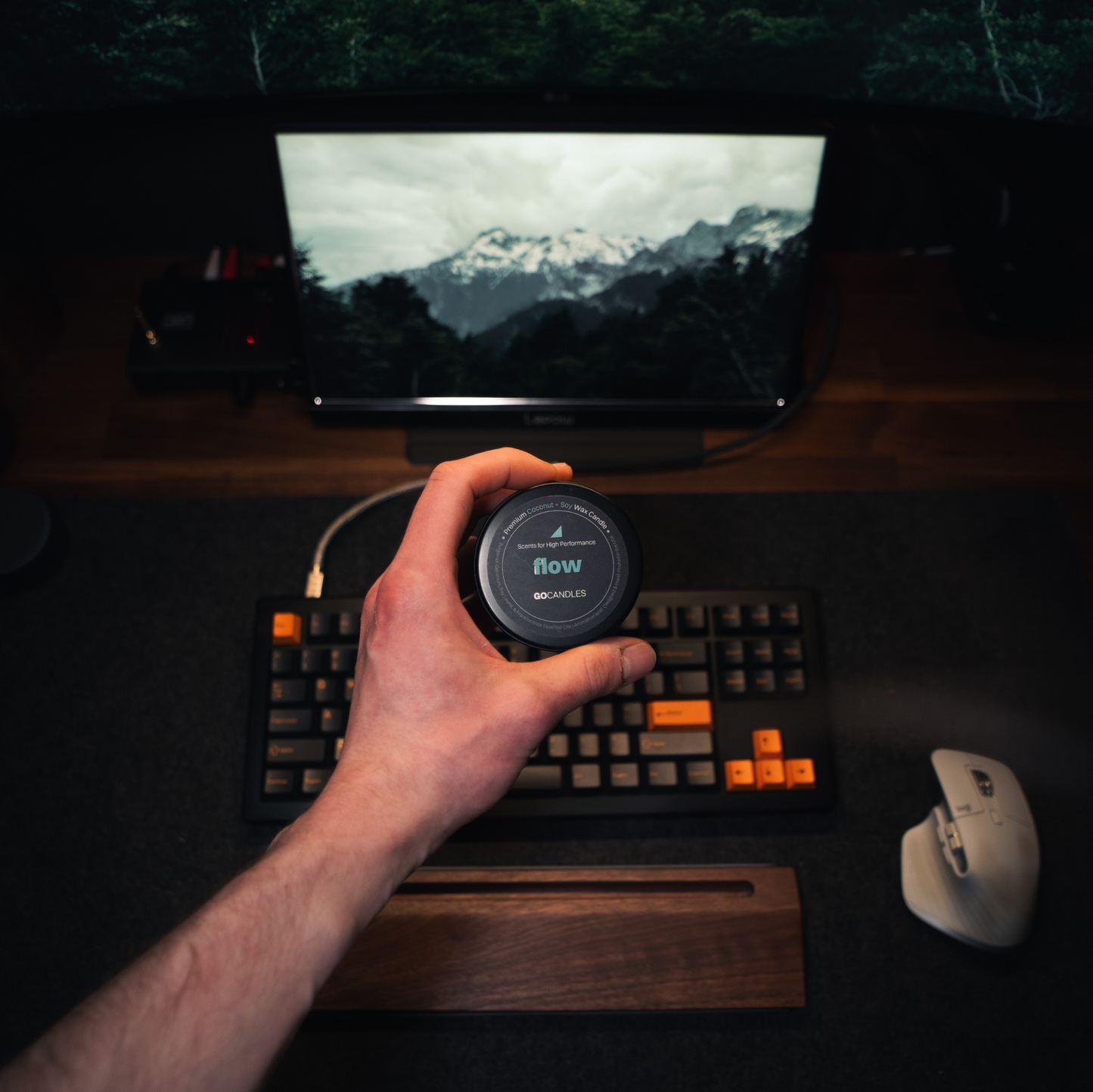 FLOW - 100% Natural Essential Oil Candle - Floral & Citrusy Scent